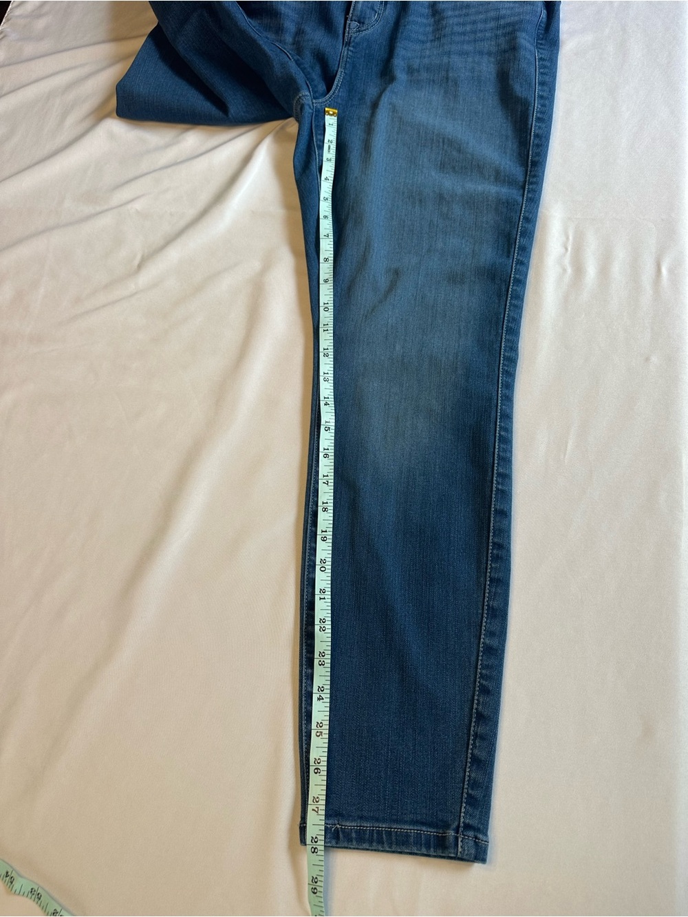 Torrid Premium Stretch Bombshell Skinny Jeans. Sz. 16R - Picture 5 of 12